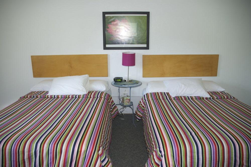 סאות'האמפטון The Easterner Motel מראה חיצוני תמונה